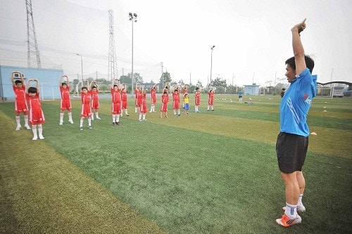 san-bong-da-co-nhan-tao-mini-nam-hong-dong-anh-ha-noi